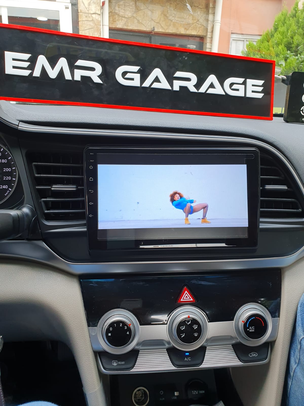 HYUNDAİ ELANTRA ANDROİD CARPLAY ÖZELLİKLİ NAVİGASYON MULTİMEDYA EKRAN