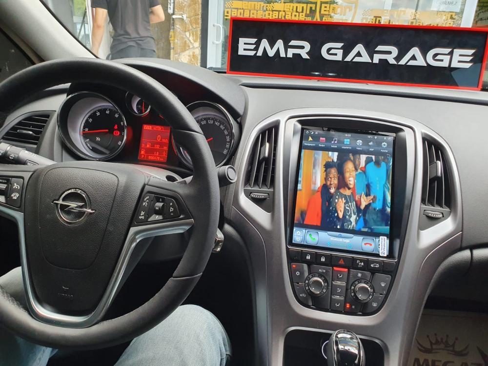 Tesla opel astra j